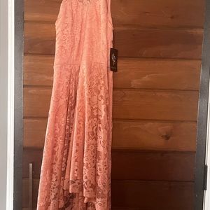 New never worn lace dress dusty pink color medium